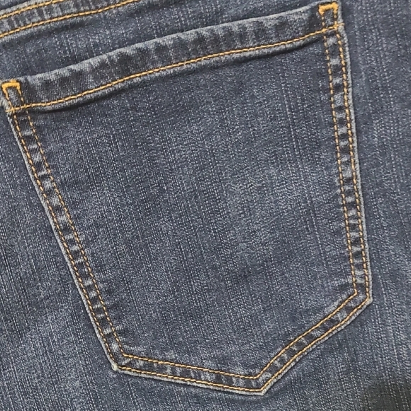 Torrid Women's Denim Blue Raw Hem Shorts - Size 20 - Picture 6 of 11